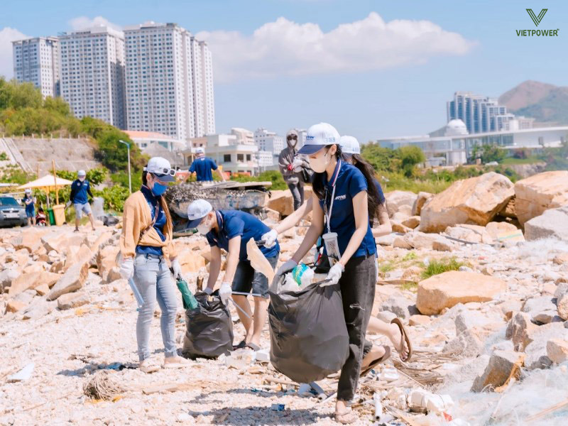 CSR Team Building là tổ chức hoạt động nhóm kết hợp với chương trình trách nhiệm xã hội CSR Team Building là tổ chức hoạt động nhóm kết hợp với chương trình trách nhiệm xã hội