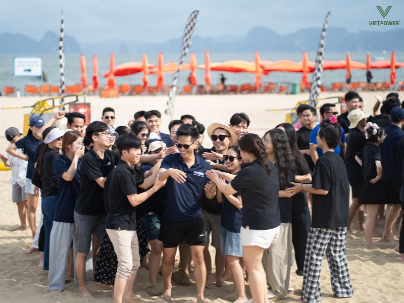 Đà Nẵng nổi tiếng với bãi biển dài, cát trắng mịn và những khu nghỉ dưỡng hiện đại