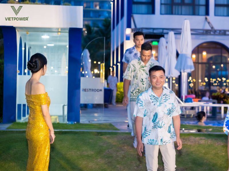 Đây là giai đoạn tạo không khí ban đầu và gây ấn tượng đầu tiên cho khách mời