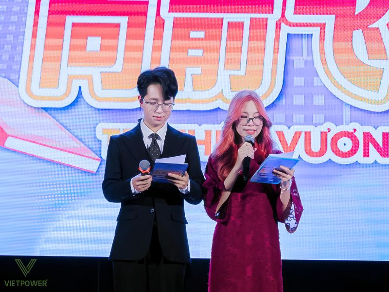 ắt đầu bằng câu chào hỏi thân thiện, nhiệt tình, tạo kết nối ngay với khán giả rất quan trọng