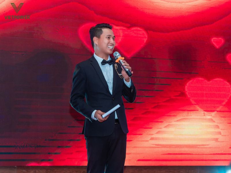 ChatGPT đã nói:Giới thiệu hài hước hoặc chia sẻ ngắn giúp chuyển cảnh mượt mà, tạo không khí hứng khởi