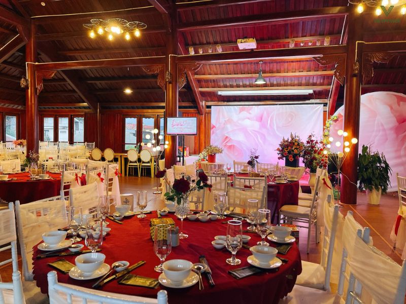 Phòng tiệc trong nhà tại nhà hàng Song Châu