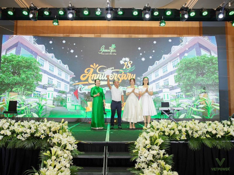 Nhà hàng có đội ngũ tổ chức chuyên nghiệp sẽ giúp tiết kiệm công sức và chi phí Nhà hàng có đội ngũ tổ chức chuyên nghiệp sẽ giúp tiết kiệm công sức và chi phí