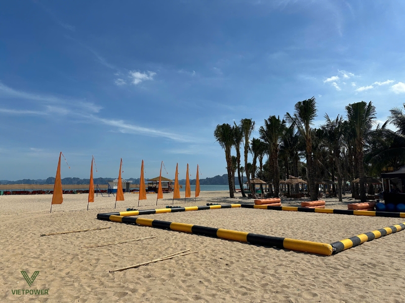 Gió biển mát lành và những trò chơi nhóm sôi nổi thì không thể bỏ qua bãi biển Sầm Sơn