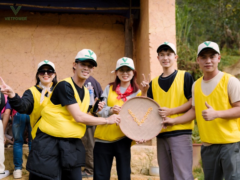 Trang trí vật phẩm hoặc viết điều ước giúp mọi người thoải mái bộc lộ ý tưởng