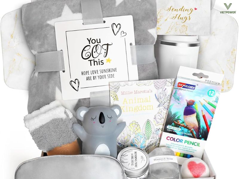 Set quà chăm sóc sức khỏe gồm tinh dầu, sáp thơm,...