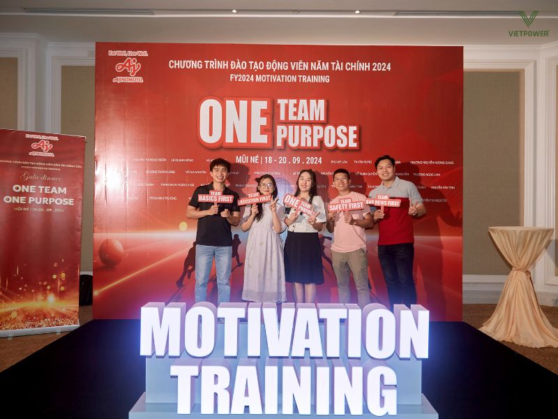 Slogan gala dinner tiếng Anh để tạo sự sang trọng, chuyên nghiệp