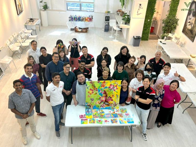 Team bonding workshop vẽ tranh