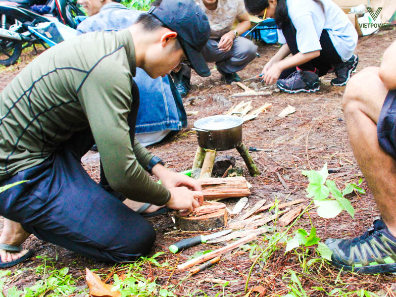 Hoạt động team building adventure Trò chơi sinh tồn ngoài trời Hoạt động team building adventure Trò chơi sinh tồn ngoài trời