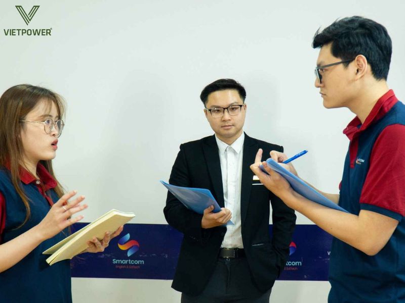 Trò chơi phù hợp với học sinh lớn, giúp rèn khả năng tư duy phản biện, lập luận