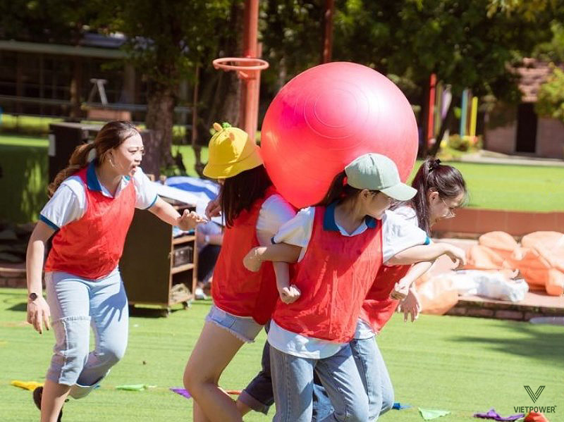 Trò chơi Kẹp bóng đồng đội