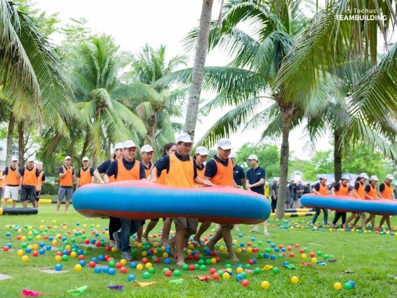 Đội đặc nhiệm robot hút bóng khiến người chơi phấn khích 