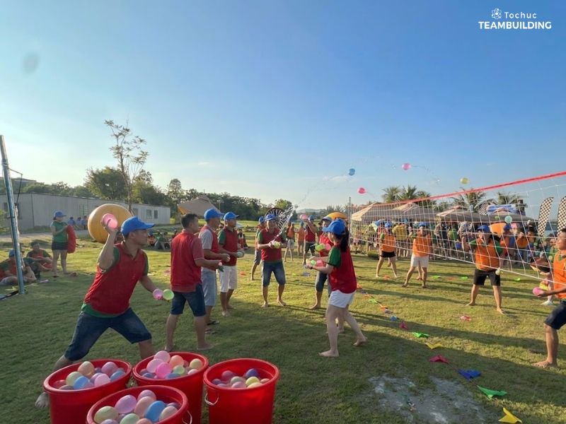 Pháo đài nước thần mang lại khoảng thời gian vui vẻ và bầu không khí bùng nổ