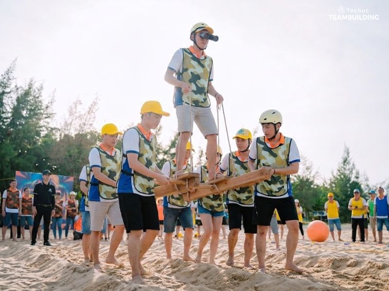 Vũ điệu cà kheo uyển chuyển đề cao tinh thần đoàn kết và phối hợp tập thể