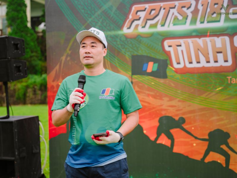 Lãnh đạo phát biểu cảm ơn, tri ân kết thúc chương trình team building