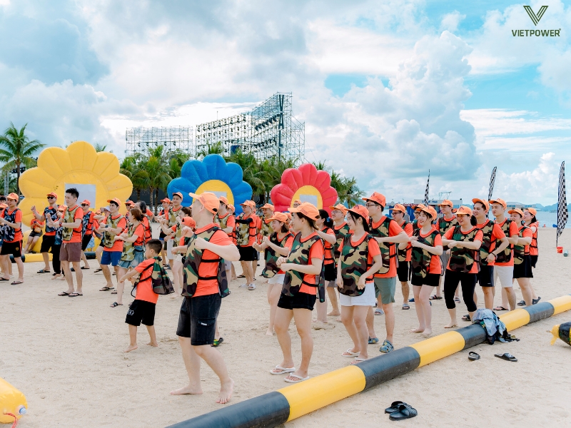 Thích hợp cho các trò chơi team building trên bãi biển như kéo co, nhảy dây, xây lâu đài cát