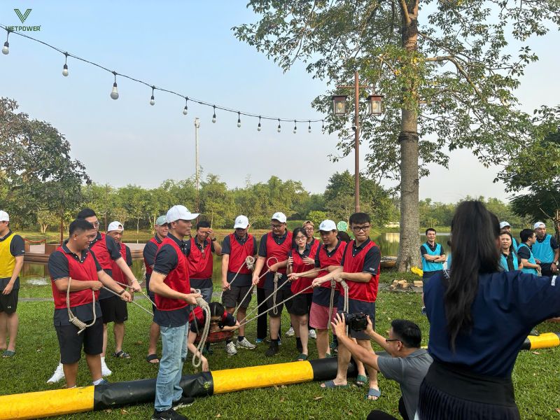 Các hoạt động vận động mạnh hoặc trò chơi mạo hiểm có thể tiềm ẩn nguy cơ chấn thương