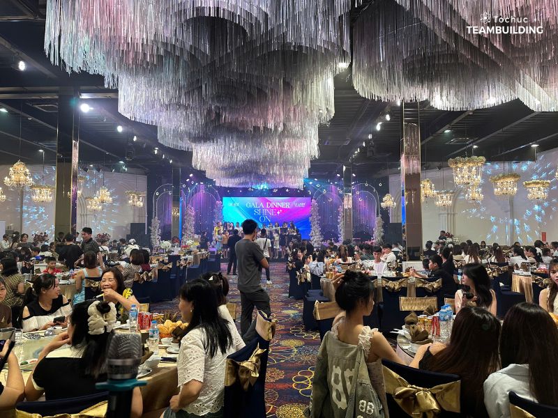 Tổ chức team building Bãi Cháy