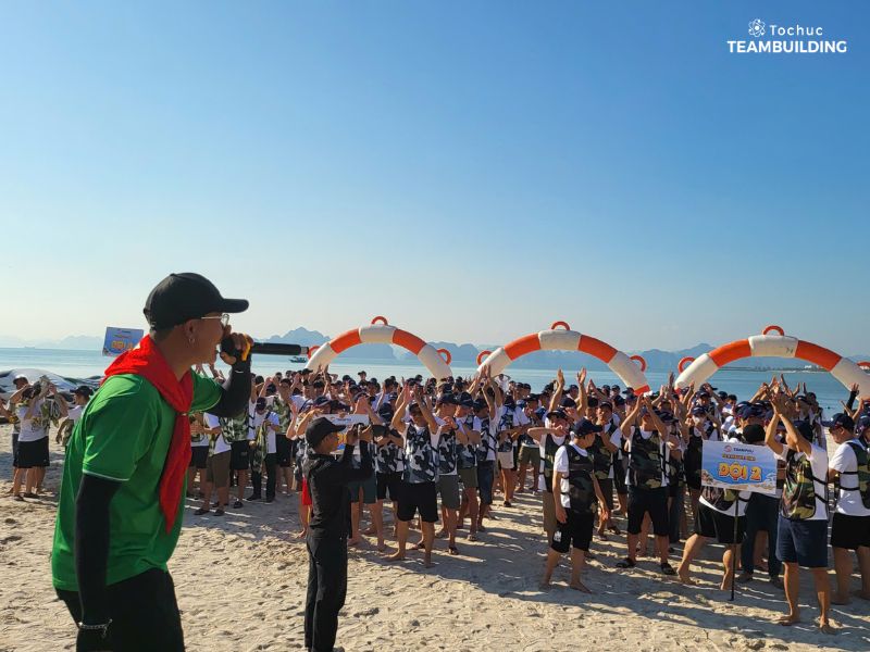 Tổ chức team building Bãi Cháy