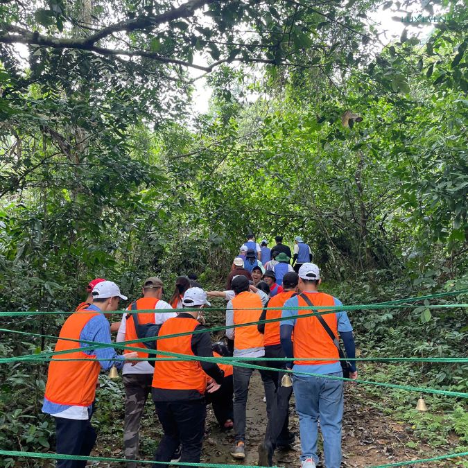 Chinh phục địa hình rừng núi hiểm trở