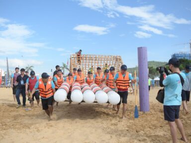 trò chơi team building bãi biển