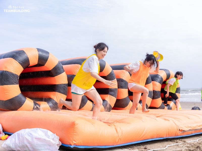 Đội đặc nhiệm xuyên không là cuộc đua về tốc độ và sự bình tĩnh