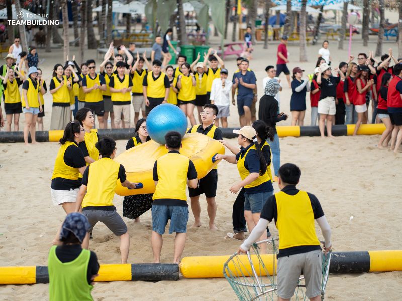 Trò chơi bàn tâng bóng nhanh chóng làm cho bầu không khí sôi động và hào hứng