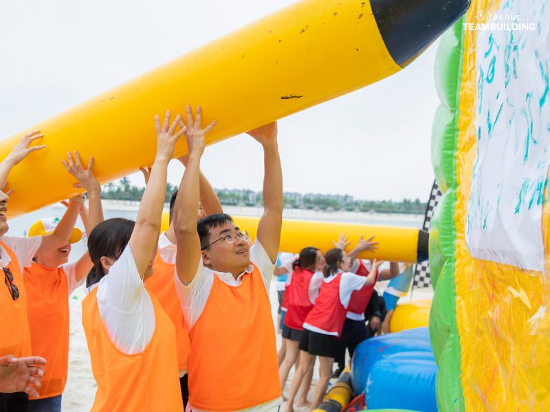Tổ chức team building Đồi Rồng